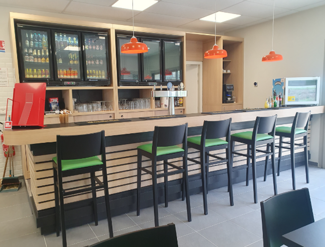 cafétéria du nouveau commerce multiservice de st martin du bois 